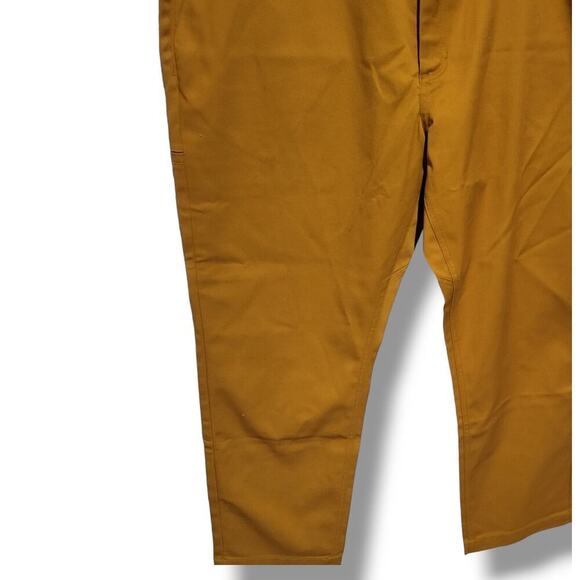 Amazon Essentials Men's Straight-Fit Stretch Work Pant - Picture 4 of 8